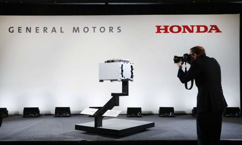Honda, General Motors sign deal to work on vehicles together