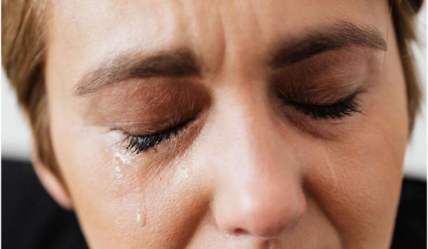 مطالعه نشان می دهد که قطره هایی از اشک پرخاشگری مردانه را کاهش می دهد