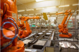 ربات ها در حال تبدیل شدن به عامل کمک به انسان در کف کارخانه هستند