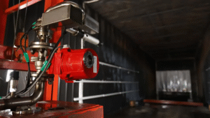 اولین سیستم آتش نشانی هوش مصنوعی جهان، آتش سوزی های نفتی را در کشتی های دریایی در حال حرکت خاموش می کند.