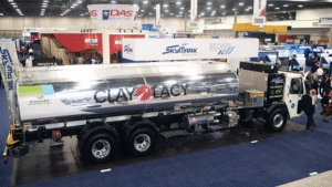 بزرگترین سوخت‌رسان برقی هواپیما در ایالات متحده با باتری ۲۴۰ کیلوواتی رونمایی شد