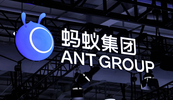 گروه Ant دستیار هوش مصنوعی LingGuang را که قادر به ساخت برنامه‌های ساده در ۳۰ ثانیه است، راه‌اندازی کرد